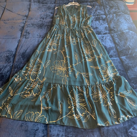 Sleeveless Dark Green and Gild Floral Midi Dress Plus 16W - Picture 5 of 9